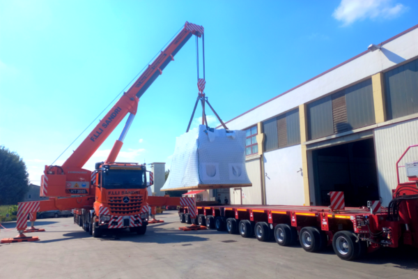 The hybrid, powerful and versatile multifunctional mobile crane: Idrogru KT300.26 S HE