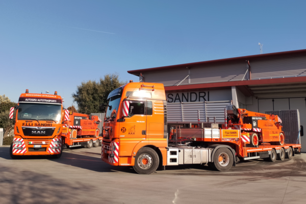 Tailor-made articulated truck twins