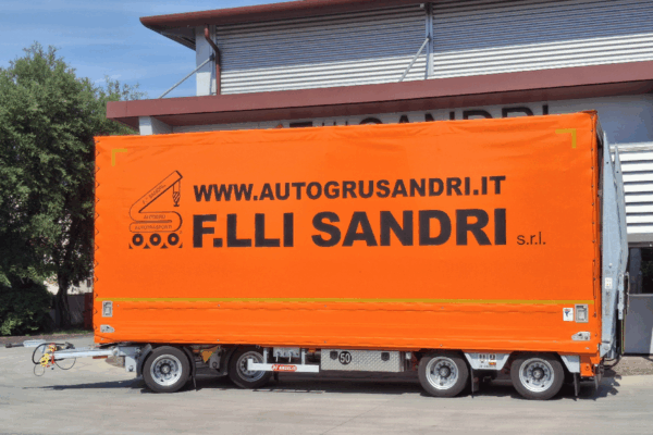 Innovazione, affidabilità e versatilità operativa: le nostre ultime novità per il trasporto merce, i nostri rimorchi De Angelis